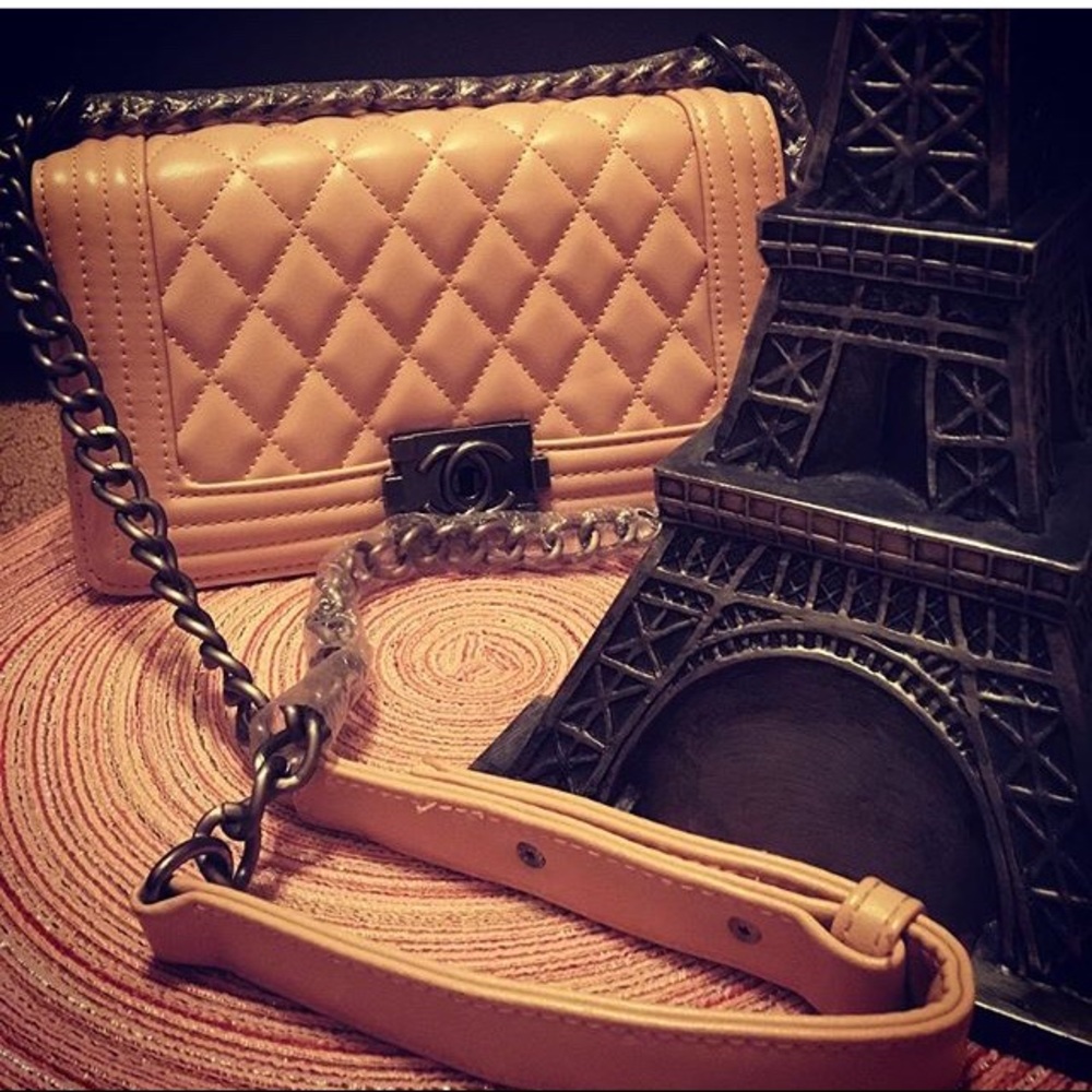 Chanel boy bag